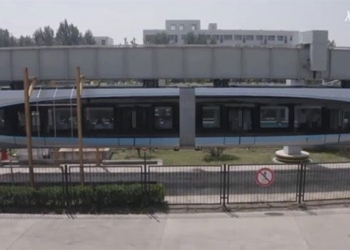 first commercial electric train of china operates 122660