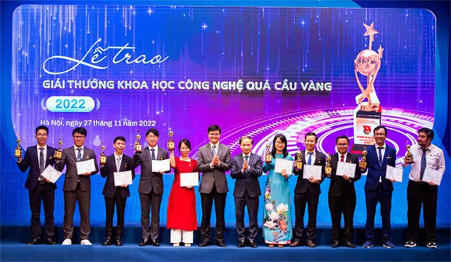 10 PhDs receiving the Golden Globe Science and Technology Award 2022.