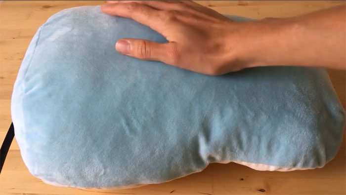 The pillow that only breathes provides the most pleasant feeling when hugged.