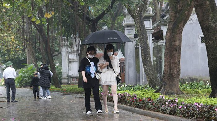 Hanoi and northern provinces, north-central region experiencing cold rain.