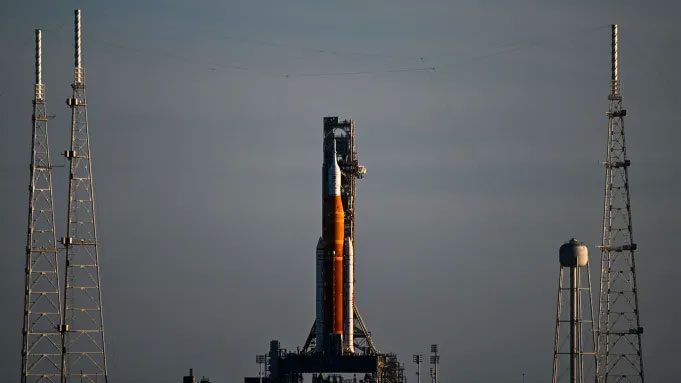 The Artemis 1 rocket system on the launch pad at Kennedy Space Center