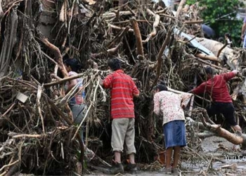 heavy rains flood venezuela at least 22 people dead and 52 missing 123518