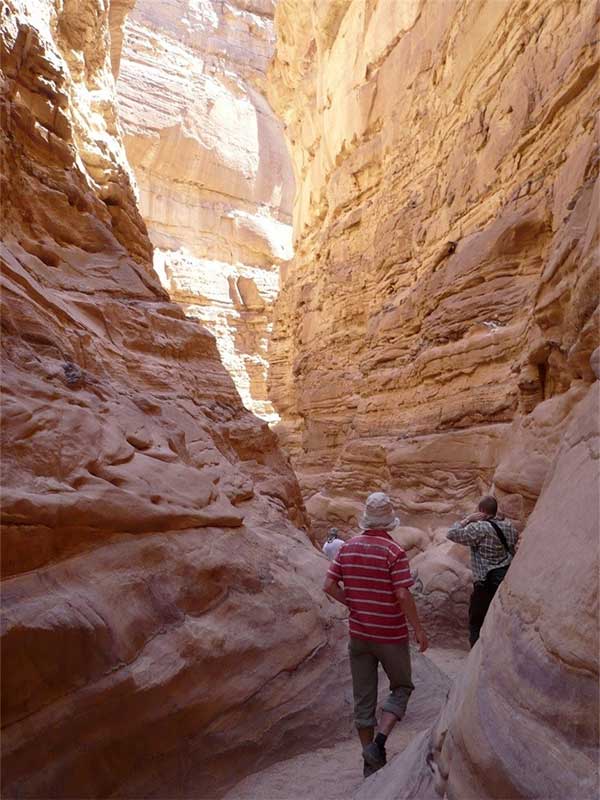 Exploring the Rainbow Canyon, which was submerged under the ocean millions of years ago