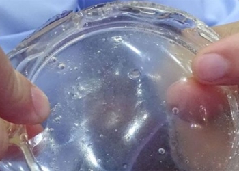 high school students make biology plastic from potato starch 121137