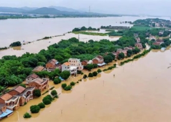 historic floods in china local area forecasted to reach water levels of up to 36 meters 121307