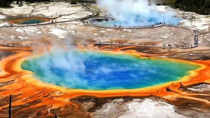 Grand Prismatic Spring with vibrant waters.