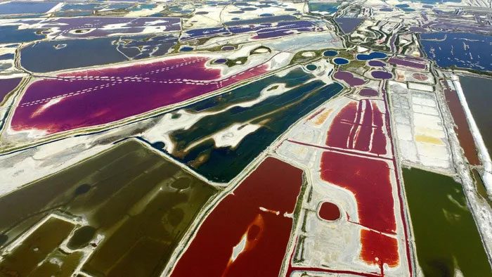 Vibrant colors from above Yuncheng Salt Lake