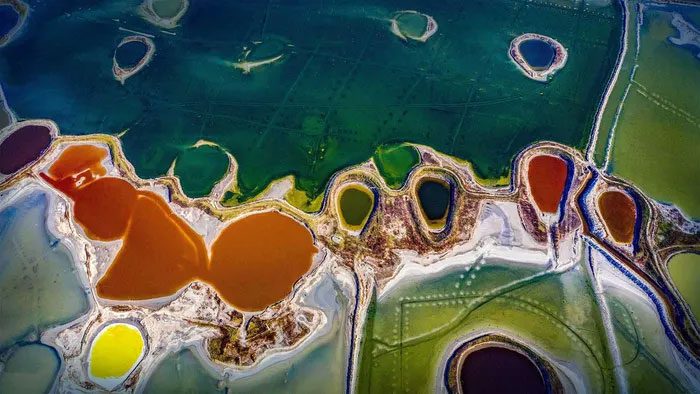Xiechi Lake, also known as Yuncheng Salt Lake.