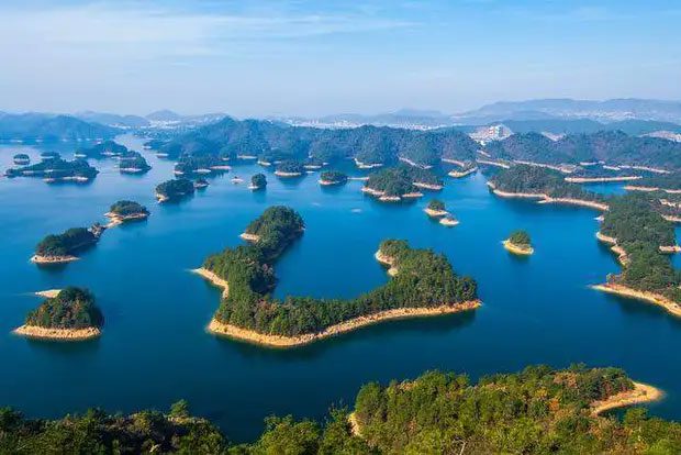 Tian Dao Lake has over 1,000 islands of various shapes