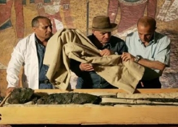 how king tutankhamun looked inside 123962