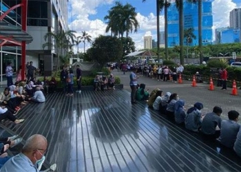 indonesia earthquake kills about 20 people and injures 300 124291