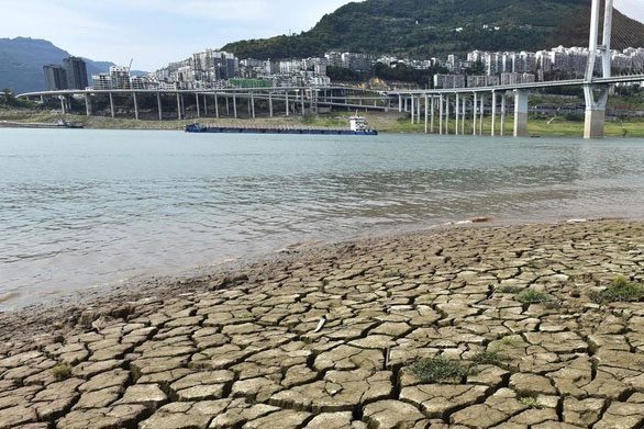 Drought images on the Yangtze River in Chongqing