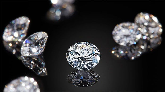 Each carat of diamond sold corresponds to 20 tons of CO2 extracted from the atmosphere.