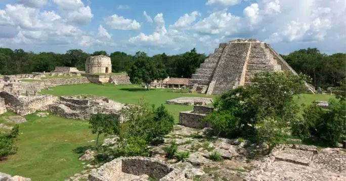 An abandoned Maya city