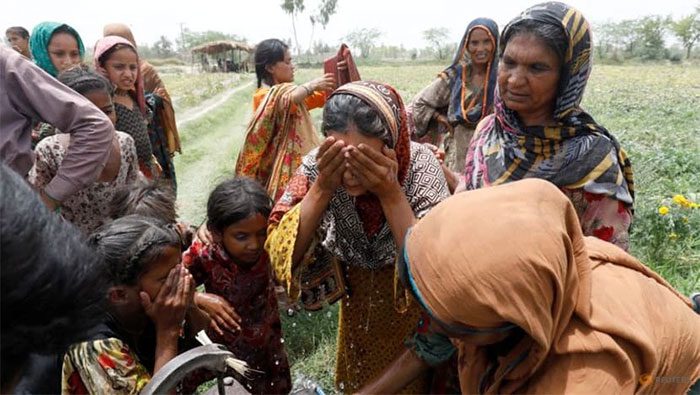 Record heat making it difficult for many residents, especially women in Jacobabad.