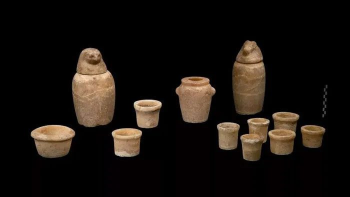 Numerous ceramic jars buried with the mummy found in the tomb