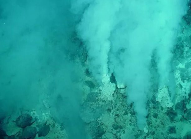 Hydrogen peroxide generated from chemical reactions due to tectonic activity of the Earth's crust