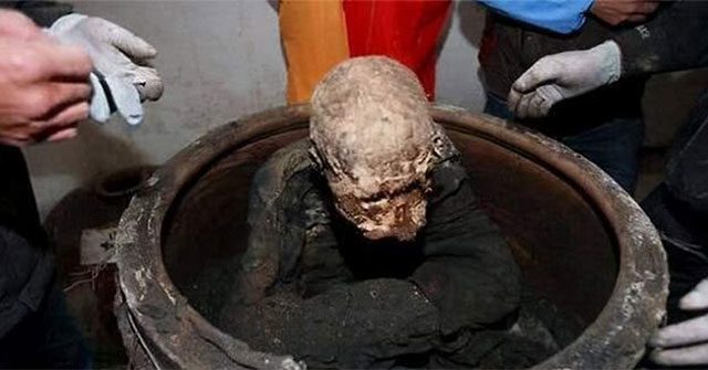 Mummified monk Yan Ren