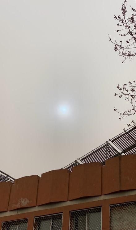 The blue sun continuously appearing in China.