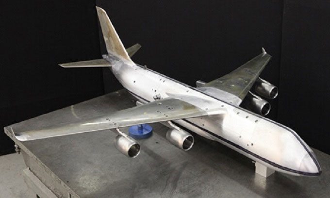 Model of the Elephant aircraft.