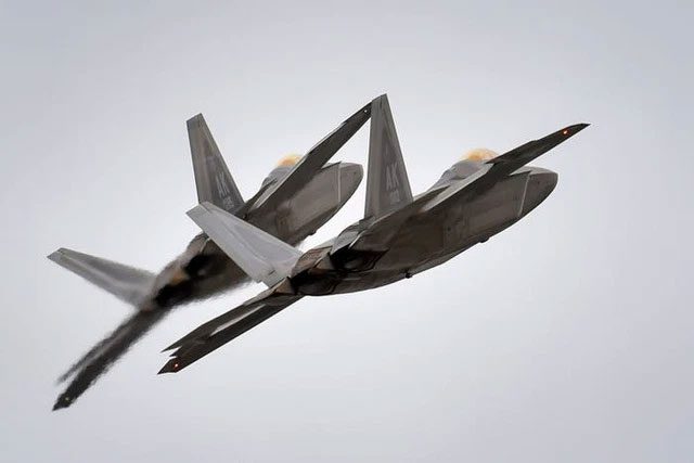 F-22 Raptor fighter jet.