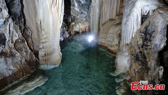 The cave cloud in Xiniuyan Cave consists of 7 basins shaped like pumpkins or loaves of bread.