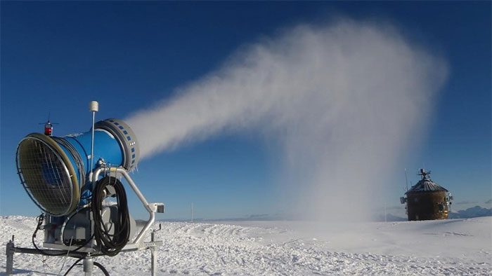 Artificial Snow Machine