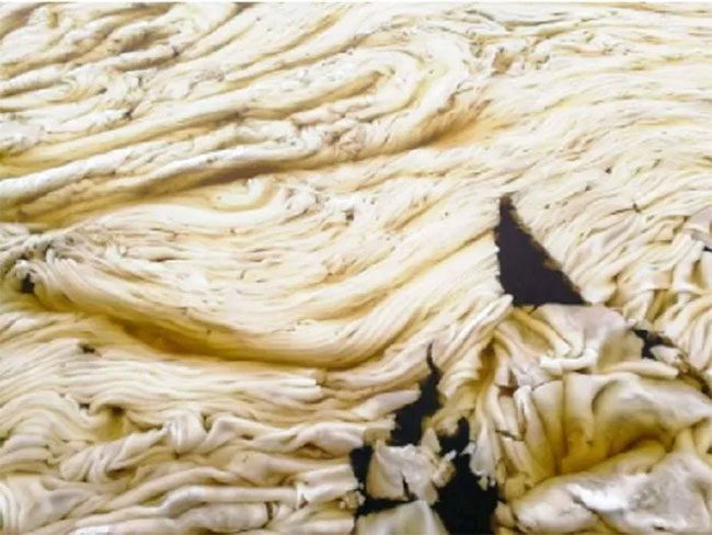 Some say Snezhura looks like "overcooked buns in a pot"