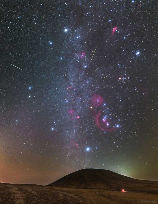 Orionids Meteor Shower in Inner Mongolia, China.