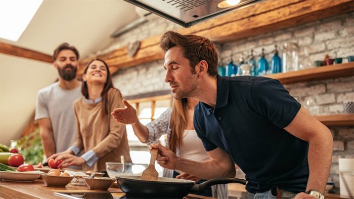 People with similar body odors are more likely to become friends