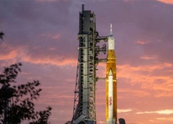 nasa time travel experiment rocket launches ship to moon 119863