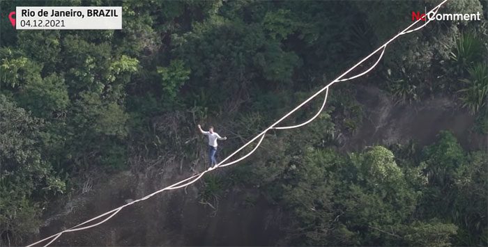 The wire is suspended about 80 meters above the ground.