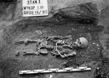 new discovery about two men from the middle ages chosen to be buried in poland 124601