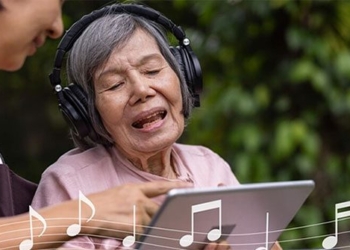 new therapy with music helps treat alzheimers disease 122563