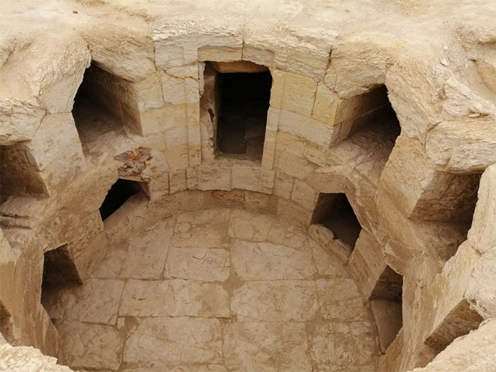 Funeral house dating back to the Ptolemaic and Roman periods.