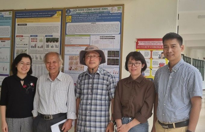 Dr. Do Tien Phat (far right) with research team members