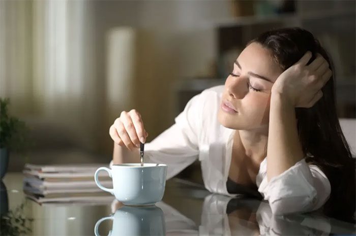 Does drinking a lot of coffee make you develop caffeine tolerance? The answer is yes.