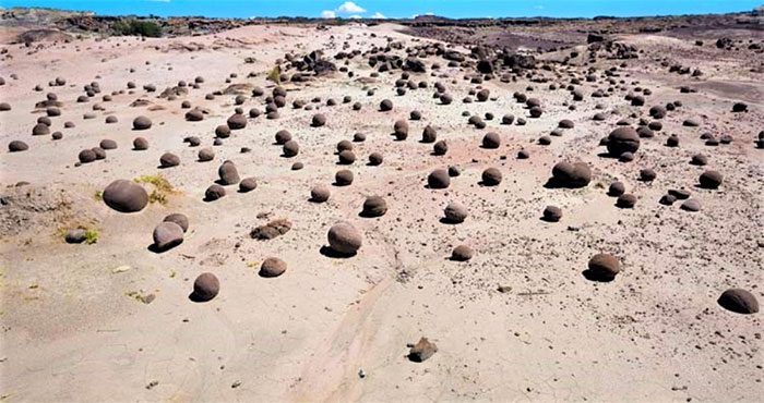 The Round Stones, Argentina