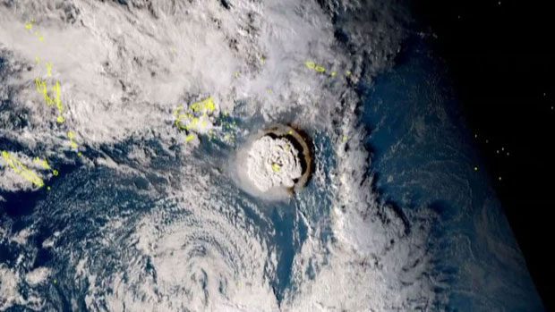 The eruption caused a loud explosion heard from 800km away.