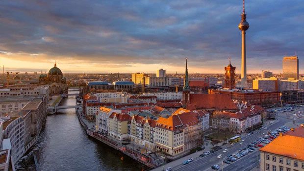 Germany clearly separates working hours and rest time