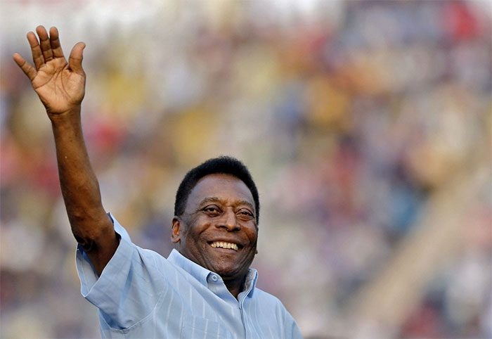 Pele remains optimistic and reassures fans despite serious health issues.