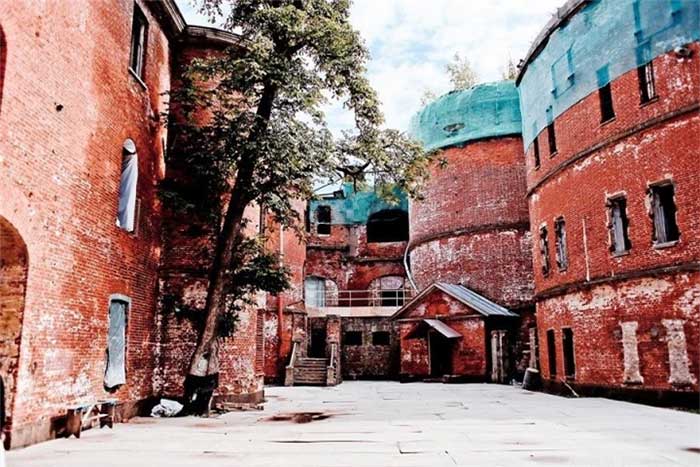 The serene interior of the fort.