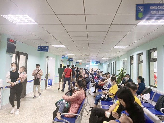 Recently, the number of children with infectious diseases has surged, and hospitals are always overloaded and full.