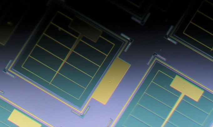 The solar panels (green square) contain an ultra-thin layer of GaAs light-absorbing material.