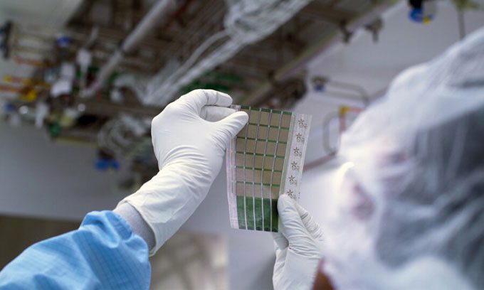 Ultra-thin solar panel
