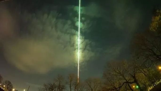 A 30-second exposure captures the stunning moment of November 19