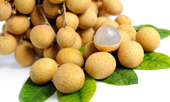 Longan is sweet, warm, neutral, and non-toxic, helping to eliminate tuberculosis bacteria, nourish the heart and spleen, and enhance memory...