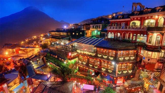 During the Qing Dynasty, this area was extremely remote, with only 9 households.