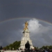 rainbow appears outside buckingham palace when queen elizabeth dies 122840