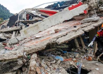 reasons for earthquakes in indonesia causing devastating damage 124363